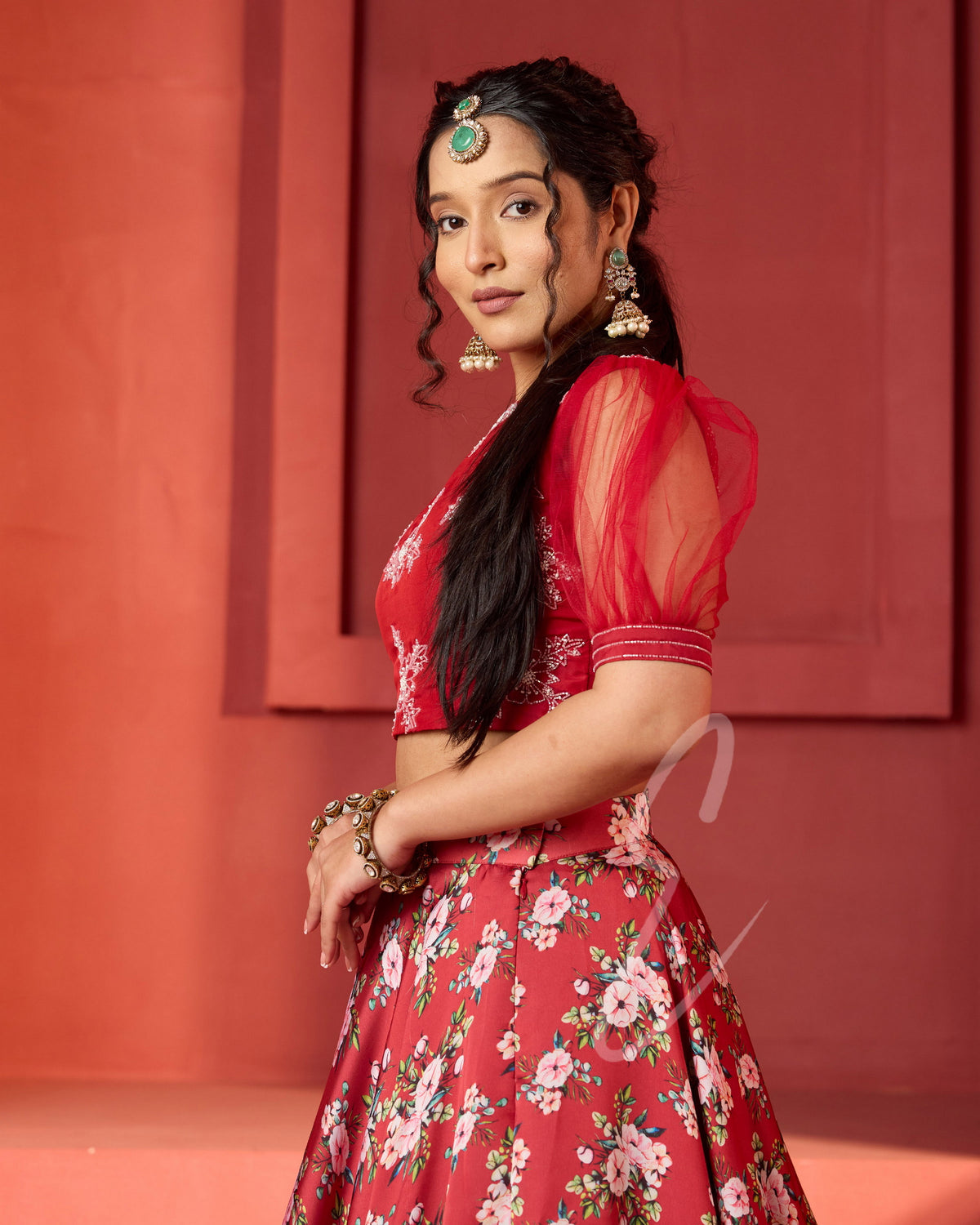 This maroon set is a perfect mix of elegance