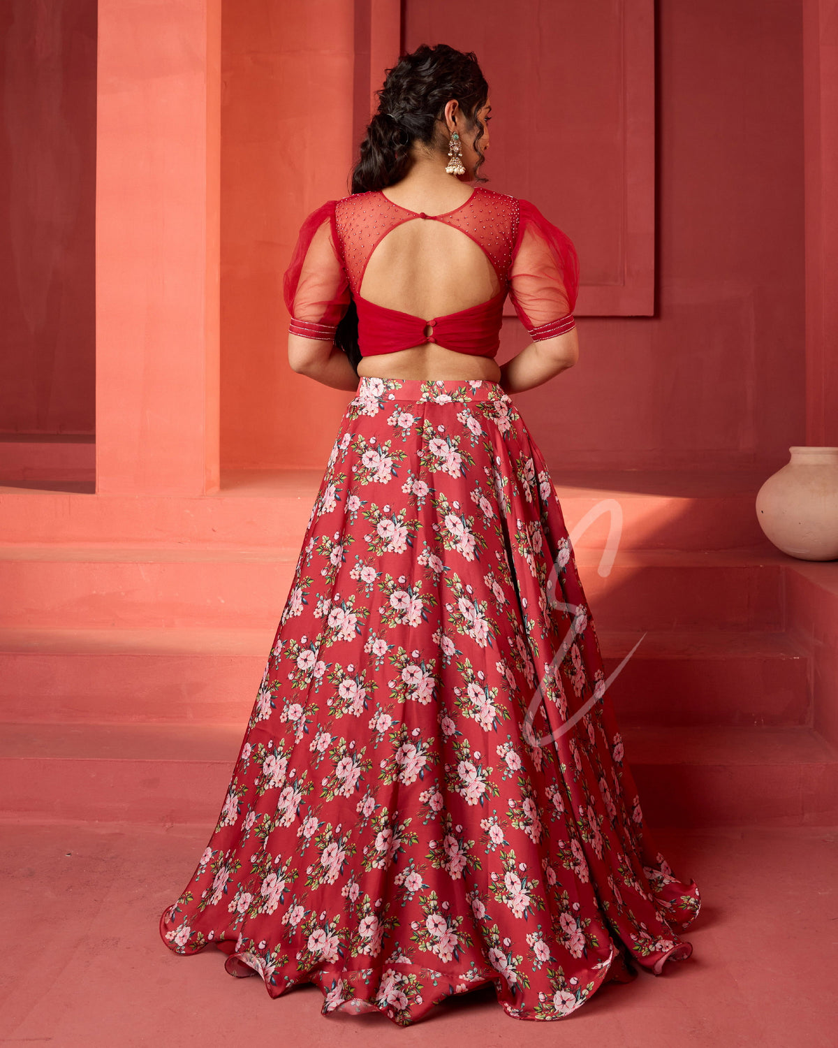 This maroon set is a perfect mix of elegance